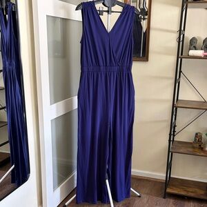 Sleeveless V-Neck Wide-Leg Jumpsuit in Blue